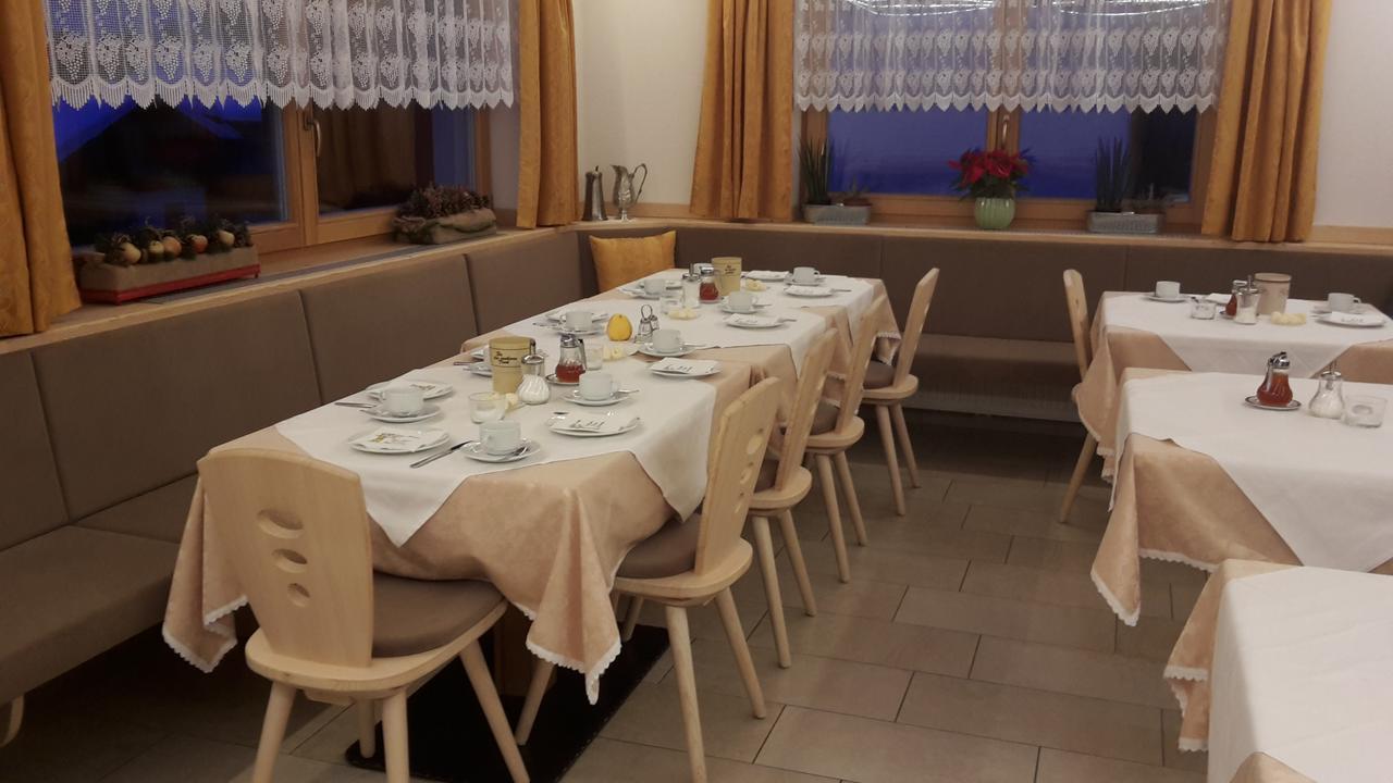 Garni Margherita Corvara In Badia Extérieur photo